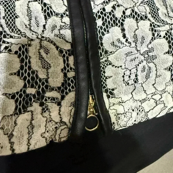 Calvin Klein lace dress with black trim and gold hardware size 2 - Picture 4 of 12